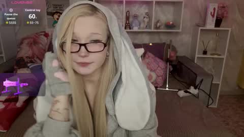 MeowkaKitty online show from 01/11/26, 01:32