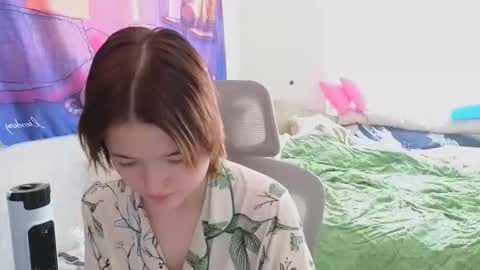 Snapshot of meowki4 chatting on 09/13/25, 11:43 meowme online show from 09/13/25, 11:43