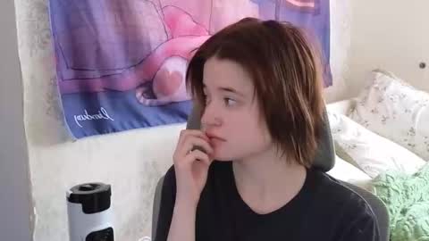 Snapshot of meowki4 chatting on 10/07/25, 07:05 meowme online show from 10/07/25, 07:05