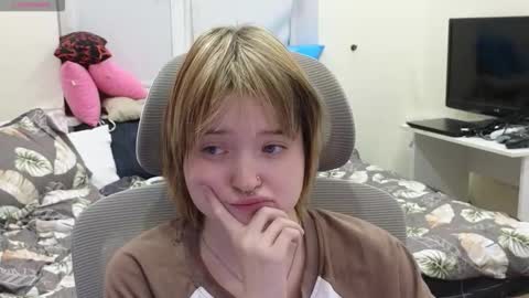 meowme online show from 12/14/25, 04:01