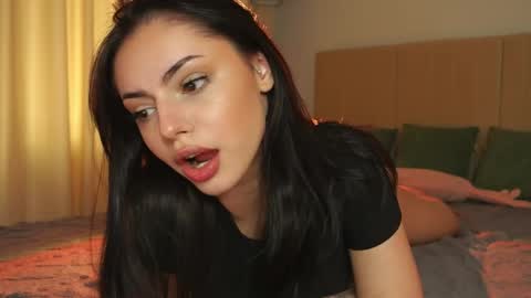 Snapshot of meowmacito chatting on 04/18/26, 12:31 Marii online show from 04/18/26, 12:31