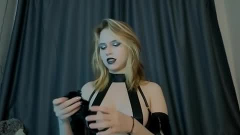 Snapshot of meowmysta chatting on 09/11/25, 08:53 mysta at ur service  online show from 09/11/25, 08:53