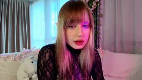 Snapshot of meowrinn_ chatting on 06/24/26, 06:23 RInn online show from 06/24/26, 06:23