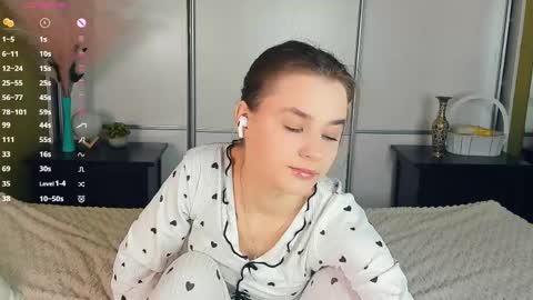 Snapshot of meoww_meows chatting on 04/11/26, 07:45 Julie online show from 04/11/26, 07:45