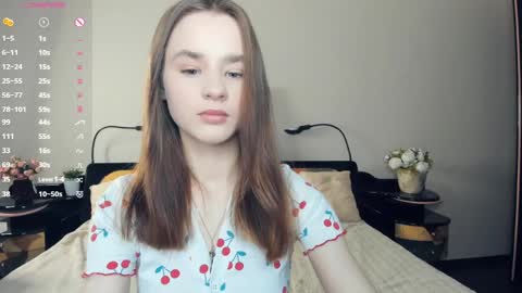 Snapshot of meoww_meows chatting on 04/14/26, 07:25 Julie online show from 04/14/26, 07:25