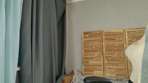 Snapshot of meowwmurr chatting on 03/02/26, 04:14 Mia online show from 03/02/26, 04:14