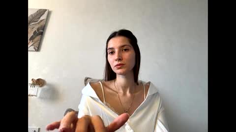 Snapshot of meralynn chatting on 04/09/26, 03:28 LEVA online show from 04/09/26, 03:28
