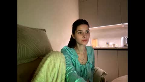 Snapshot of meralynn chatting on 04/14/26, 08:59 LEVA online show from 04/14/26, 08:59