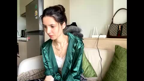 Snapshot of meralynn chatting on 05/13/26, 07:50 LEVA online show from 05/13/26, 07:50