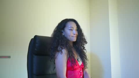 Snapshot of mercedesss_8 chatting on 06/08/26, 09:53 Next show on 03 Dec online show from 06/08/26, 09:53