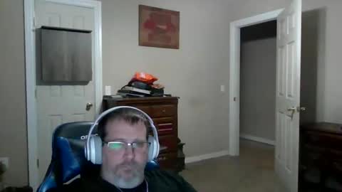 Snapshot of mercer1977 chatting on 05/01/26, 09:25 mercer1977 online show from 05/01/26, 09:25