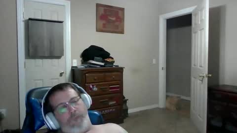 Snapshot of mercer1977 chatting on 05/04/26, 02:24 mercer1977 online show from 05/04/26, 02:24