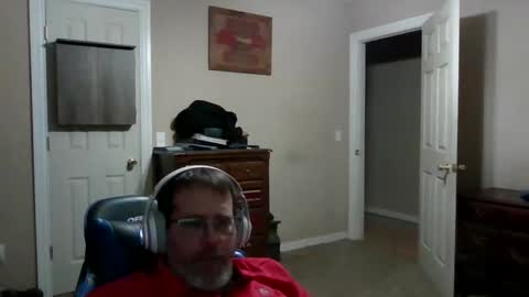 Snapshot of mercer1977 chatting on 05/08/26, 12:49 mercer1977 online show from 05/08/26, 12:49