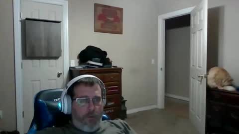 Snapshot of mercer1977 chatting on 05/10/26, 03:33 mercer1977 online show from 05/10/26, 03:33