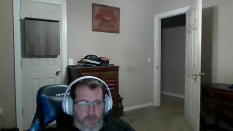 Snapshot of mercer1977 chatting on 05/15/26, 12:45 mercer1977 online show from 05/15/26, 12:45