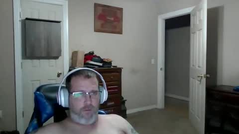 Snapshot of mercer1977 chatting on 05/24/26, 06:29 mercer1977 online show from 05/24/26, 06:29