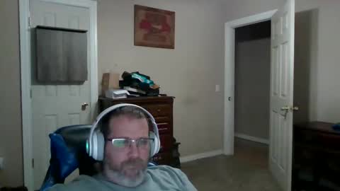 Snapshot of mercer1977 chatting on 05/30/26, 05:43 mercer1977 online show from 05/30/26, 05:43