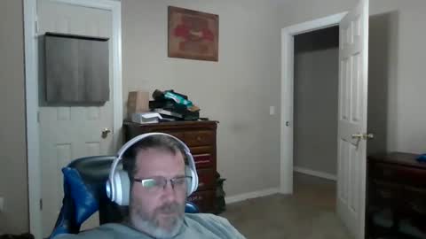 Snapshot of mercer1977 chatting on 05/31/26, 04:14 mercer1977 online show from 05/31/26, 04:14
