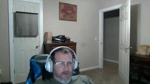 Snapshot of mercer1977 chatting on 06/03/26, 12:52 mercer1977 online show from 06/03/26, 12:52