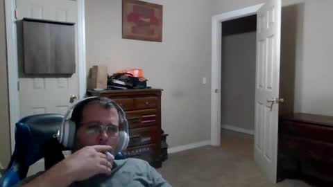 Snapshot of mercer1977 chatting on 07/16/26, 01:06 mercer1977 online show from 07/16/26, 01:06