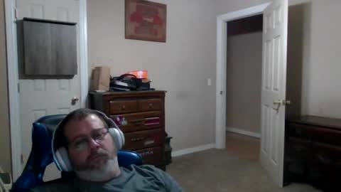 Snapshot of mercer1977 chatting on 07/23/26, 01:09 mercer1977 online show from 07/23/26, 01:09