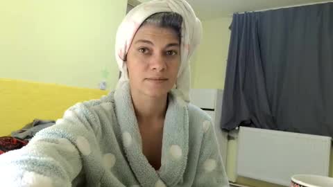 Snapshot of merciylove chatting on 10/10/25, 02:16 Miss Helena online show from 10/10/25, 02:16