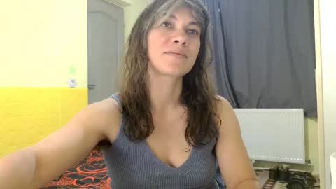 Snapshot of merciylove chatting on 04/30/26, 01:17 Miss Helena online show from 04/30/26, 01:17