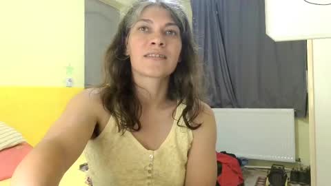 Snapshot of merciylove chatting on 05/20/26, 06:25 Miss Helena online show from 05/20/26, 06:25