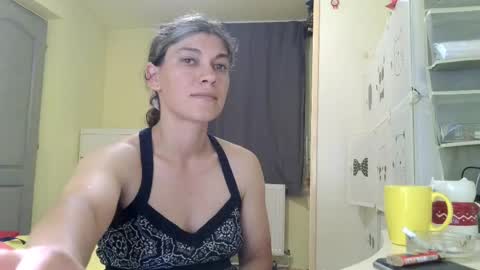 Snapshot of merciylove chatting on 06/05/26, 05:18 Miss Helena online show from 06/05/26, 05:18