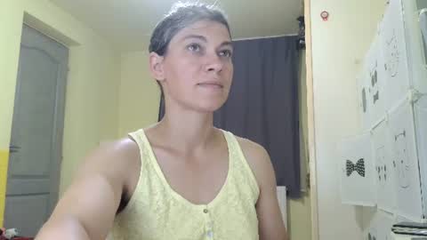 Snapshot of merciylove chatting on 07/11/26, 05:37 Miss Helena online show from 07/11/26, 05:37