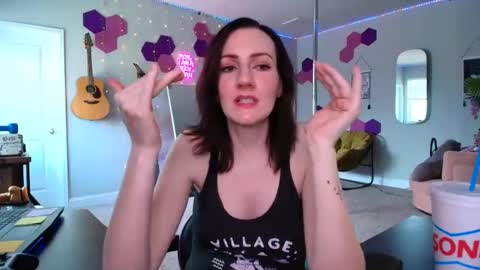 Snapshot of meredithbae chatting on 09/20/25, 09:05 Meredith Bae online show from 09/20/25, 09:05