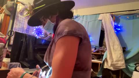 gurlnips online show from 01/20/25, 07:58