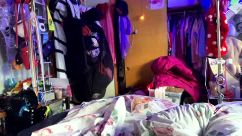 gurlnips online show from 02/03/25, 12:47