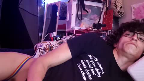 gurlnips online show from 02/08/25, 11:55