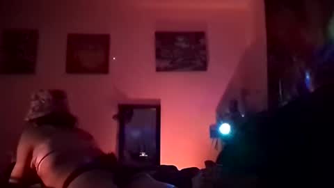 gurlnips online show from 03/04/25, 04:06