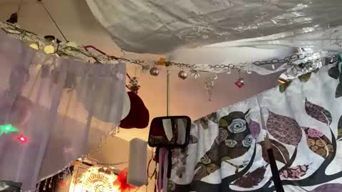 gurlnips online show from 03/07/25, 04:35