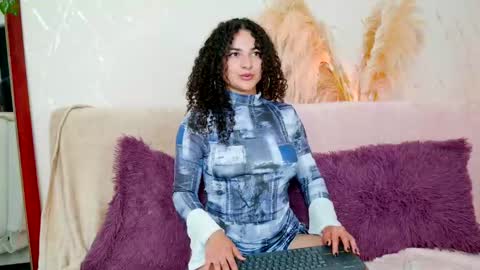 Snapshot of merida_bell18 chatting on 06/03/26, 08:25 Merida Bell online show from 06/03/26, 08:25