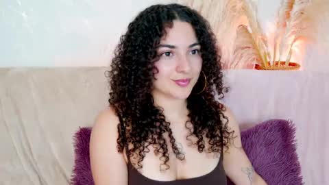 Snapshot of merida_bell18 chatting on 06/06/26, 04:06 Merida Bell online show from 06/06/26, 04:06