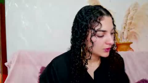 Snapshot of merida_bell18 chatting on 06/12/26, 03:05 Merida Bell online show from 06/12/26, 03:05