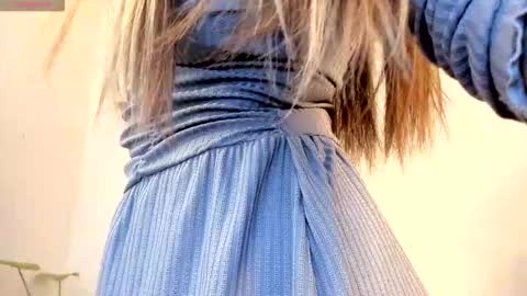 laura 3 i am independent model online show from 11/27/25, 02:57