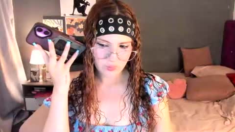 laura 3 i am independent model online show from 07/02/26, 01:27