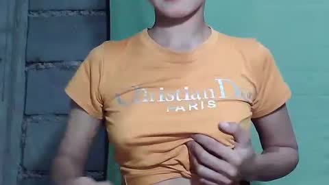 Snapshot of merietiny chatting on 02/21/25, 06:51 merietiny online show from 02/21/25, 06:51