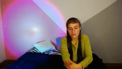 Snapshot of merily_duff chatting on 12/16/25, 12:04 MERILY online show from 12/16/25, 12:04