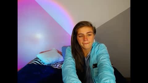 Snapshot of merily_duff chatting on 12/18/25, 11:44 MERILY online show from 12/18/25, 11:44