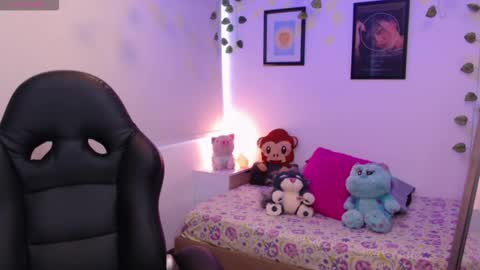 Snapshot of merilynwhithe_ chatting on 10/05/25, 10:29 Merilyn  online show from 10/05/25, 10:29