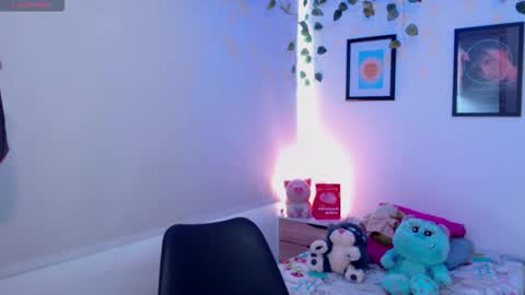 Snapshot of merilynwhithe_ chatting on 10/13/25, 07:47 Merilyn  online show from 10/13/25, 07:47
