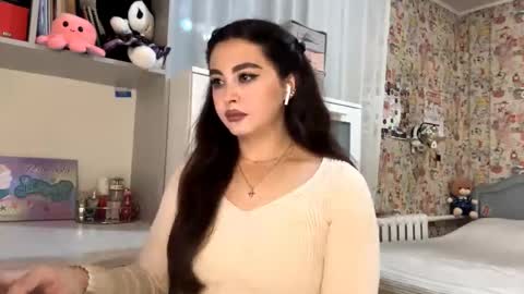 Enni online show from 11/13/25, 06:18