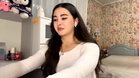 Enni online show from 12/15/25, 06:12