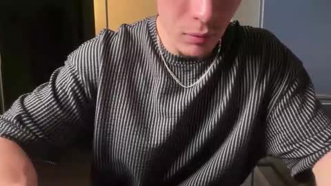 merlin07299 online show from 10/02/25, 11:34