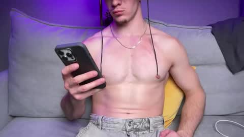 merlin07299 online show from 10/04/25, 12:19